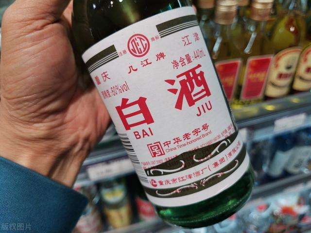 痛风的人能不能喝啤酒、白酒？送您一份健康饮食指南