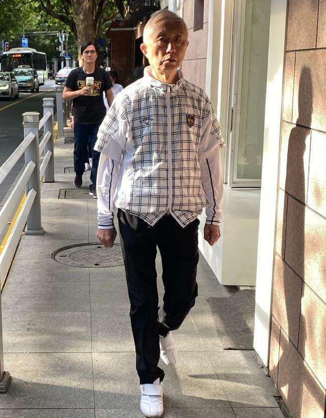看到上海爷爷的“穿搭”才发现：男人无惧年龄，比直面衰老更有型