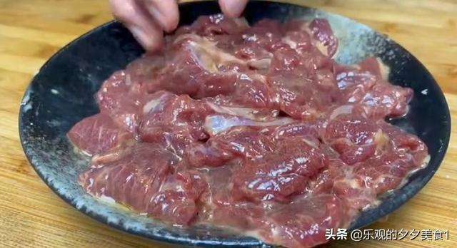 牛肉腌制对了，鲜嫩爽滑不干不柴