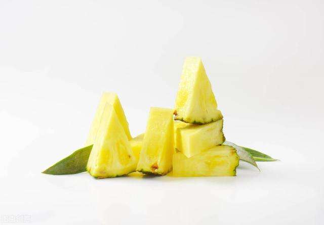 你真的会吃菠萝吗？菠萝的简易削切法，值得学一学