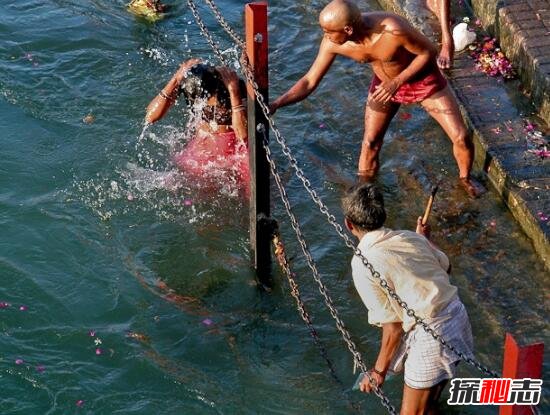 揭秘印度恒河水自净化之谜