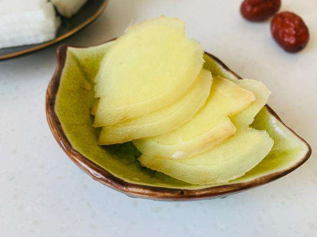 白萝卜加生姜煮水，作用太神奇了，寒冬来临，忍不住分享给朋友们