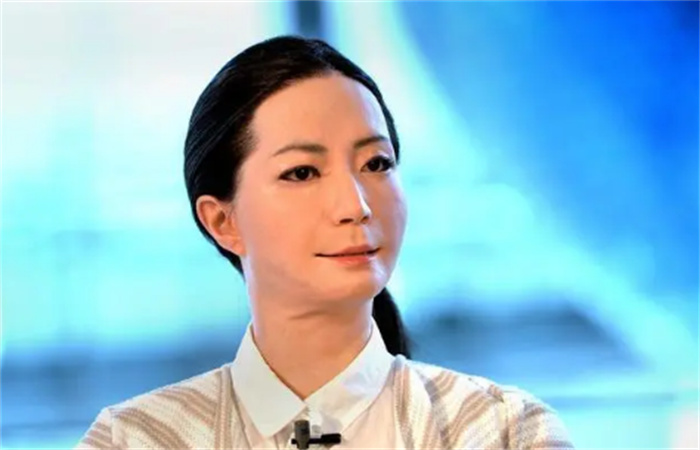 日本生产的女性机器人有哪些功能?