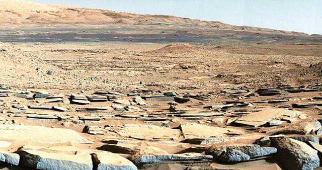 一个男人在地球跑到了火星上面的电影