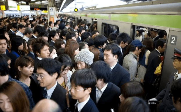日本地铁赌气