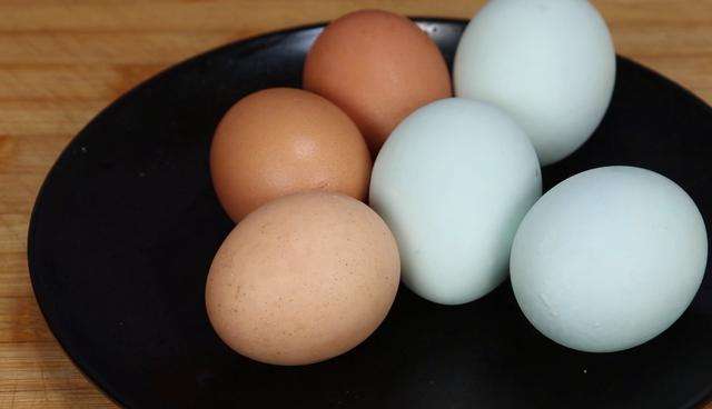 原来鸡蛋保存这么简单，别再放冰箱，老保姆教我2招，简单实用