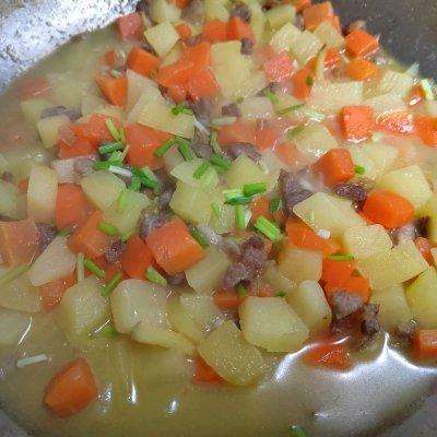 胡萝卜土豆炖肉丁这样做，才好吃哦